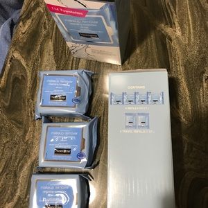 9 Neutrogena Makeup Wipe Packets! (Worth $70)